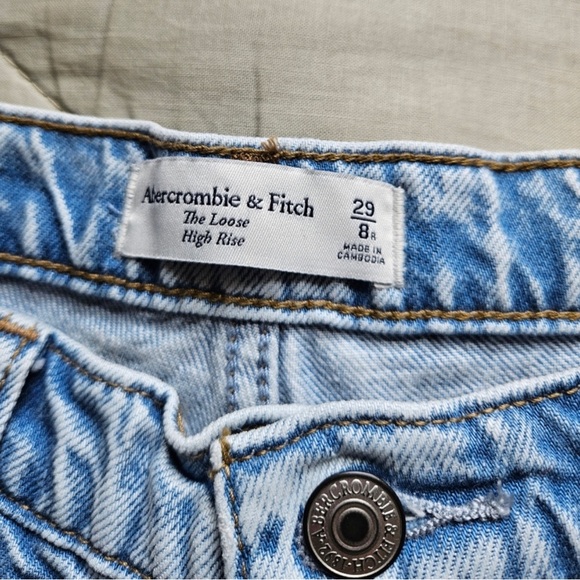 Abercrombie and Fitch High Rise Loose Fit - Picture 6 of 6